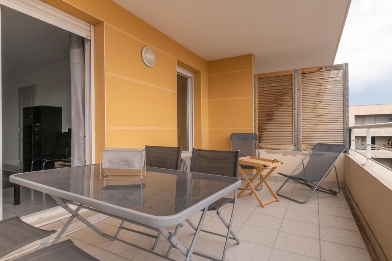 Appt De Charme Avec Grand Balcon Proche Avignon Wifi Gratuit Apartment Monteux Exterior photo